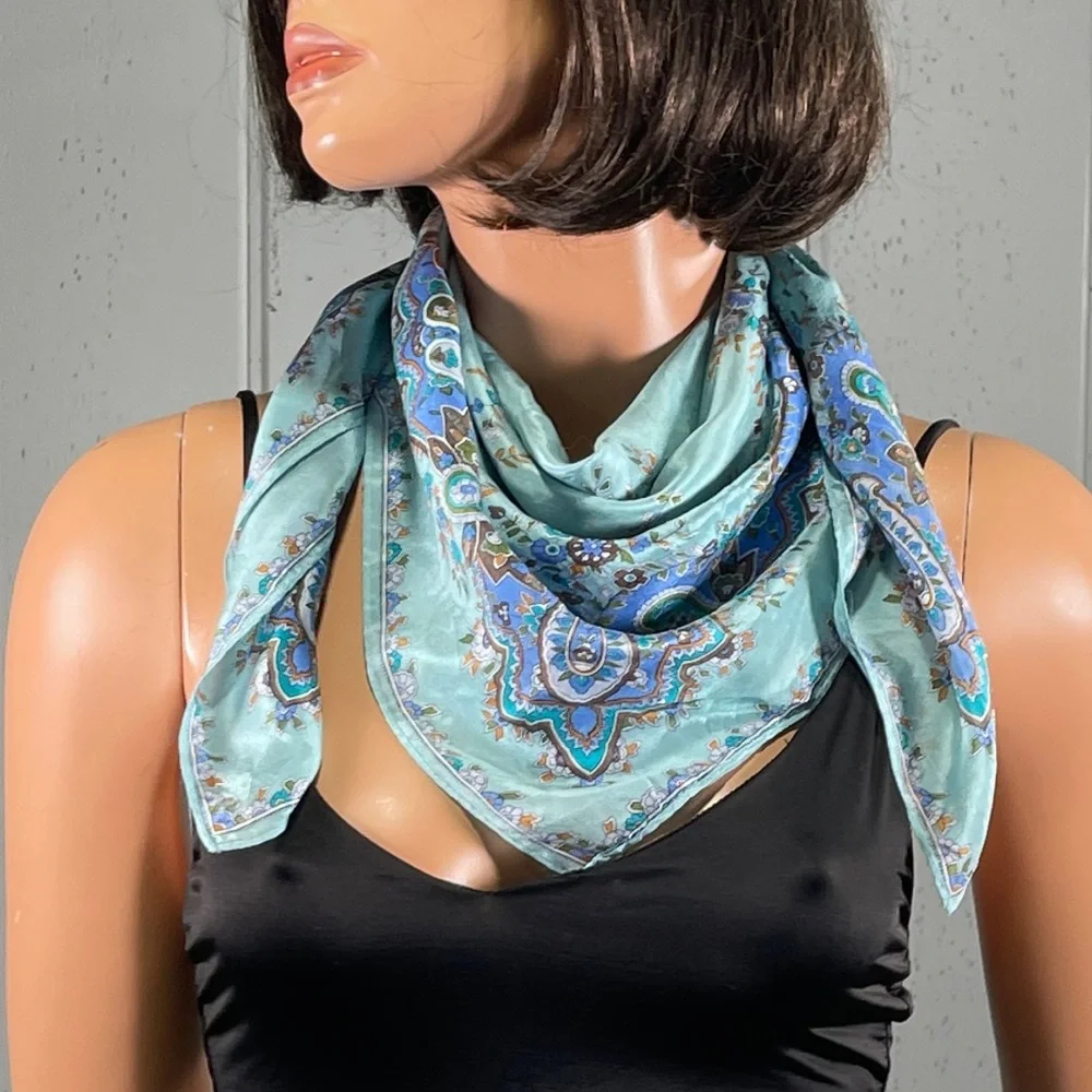 The Specialty House Women’s Light Blue Silk Paisley Print Scarf